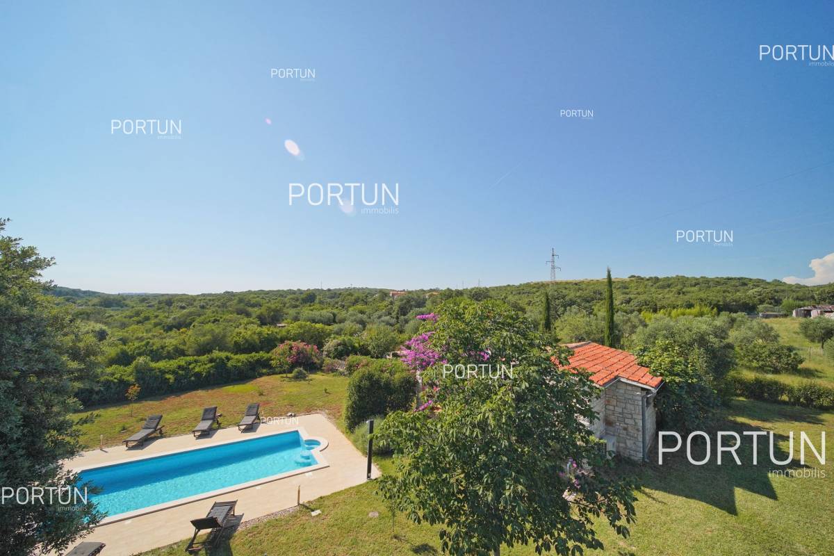 Stone house with pool and a large land in Rovinj - 20861 009