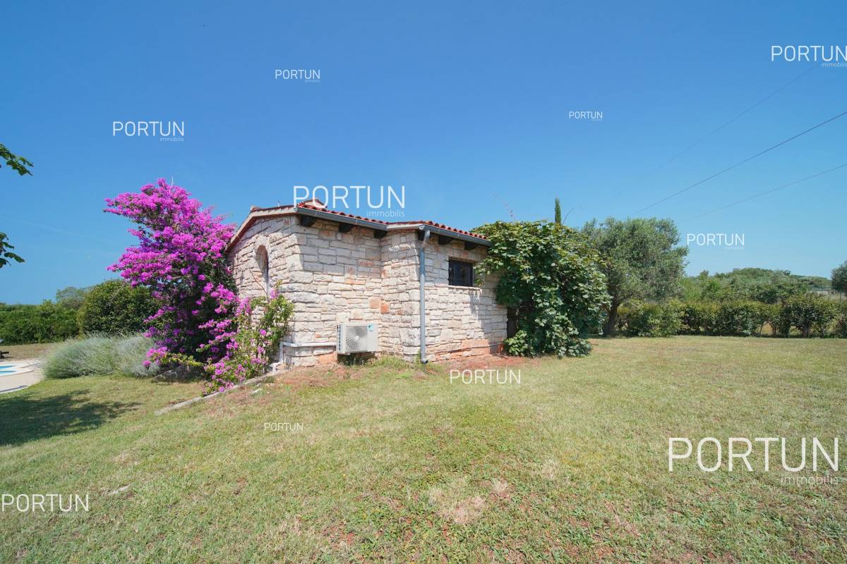 Stone house with pool and a large land in Rovinj - 20861 011