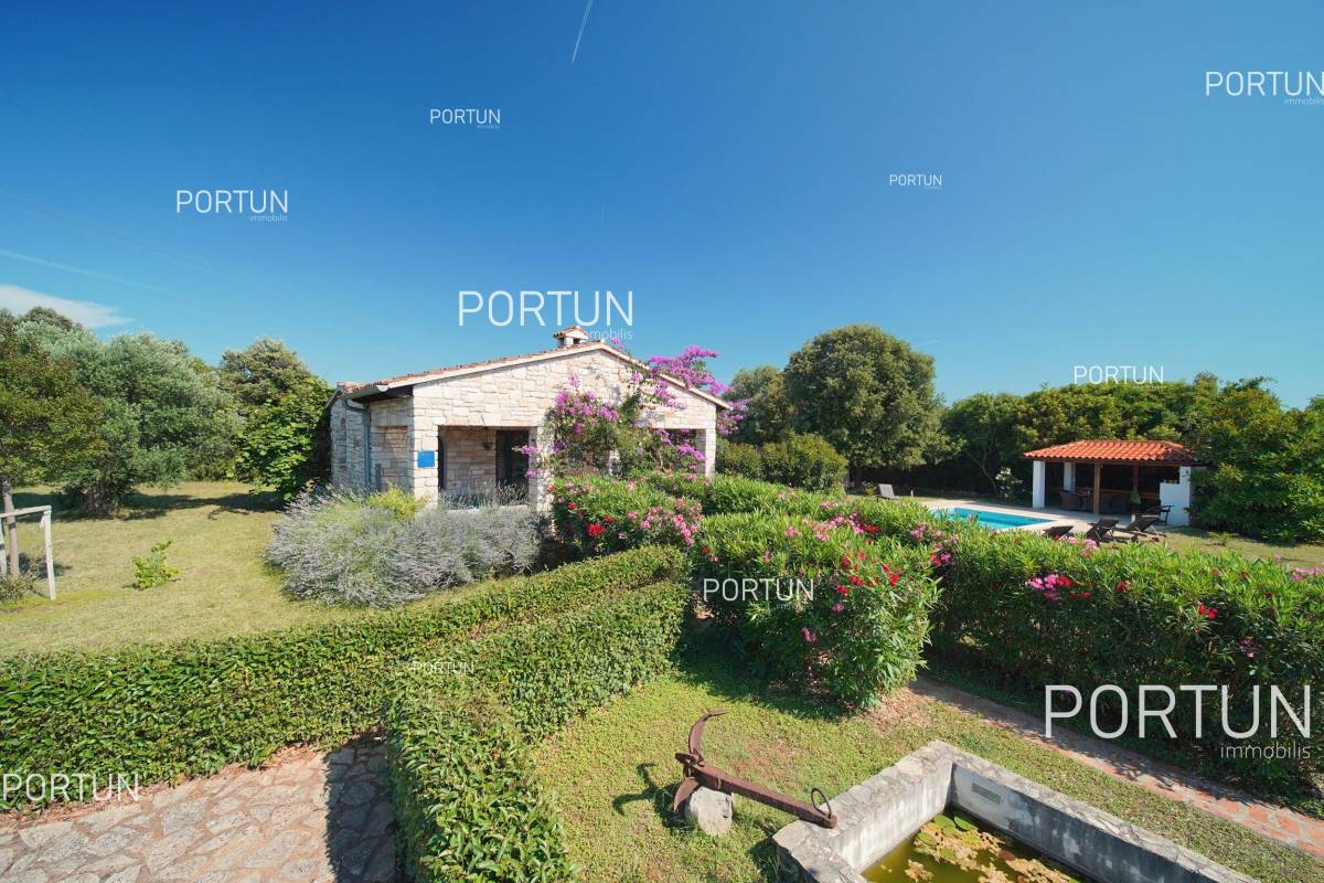Stone house with pool and a large land in Rovinj - 20861 015