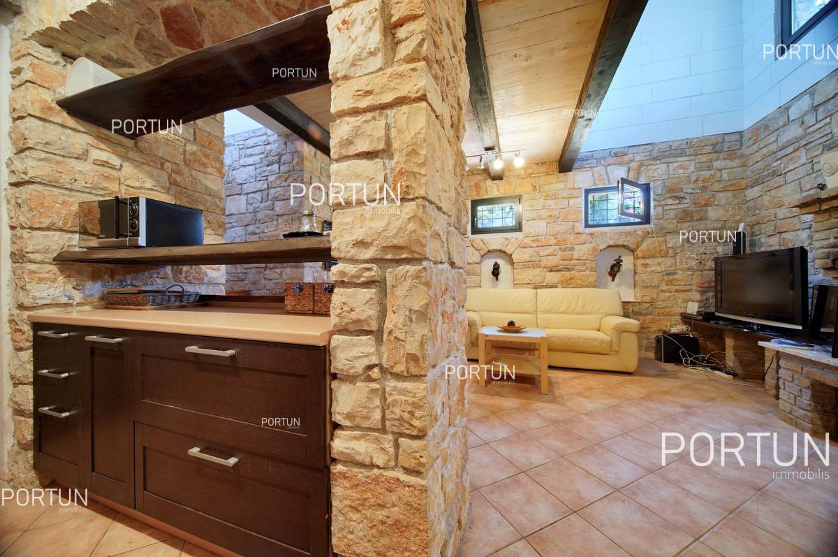 Stone house with pool and a large land in Rovinj - 20861 030