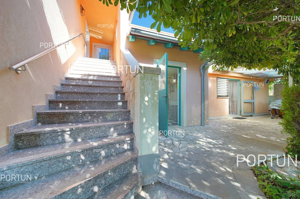 House with 3 apartments and open seaview close to the eastearn seabourne of Istria - 20787 026