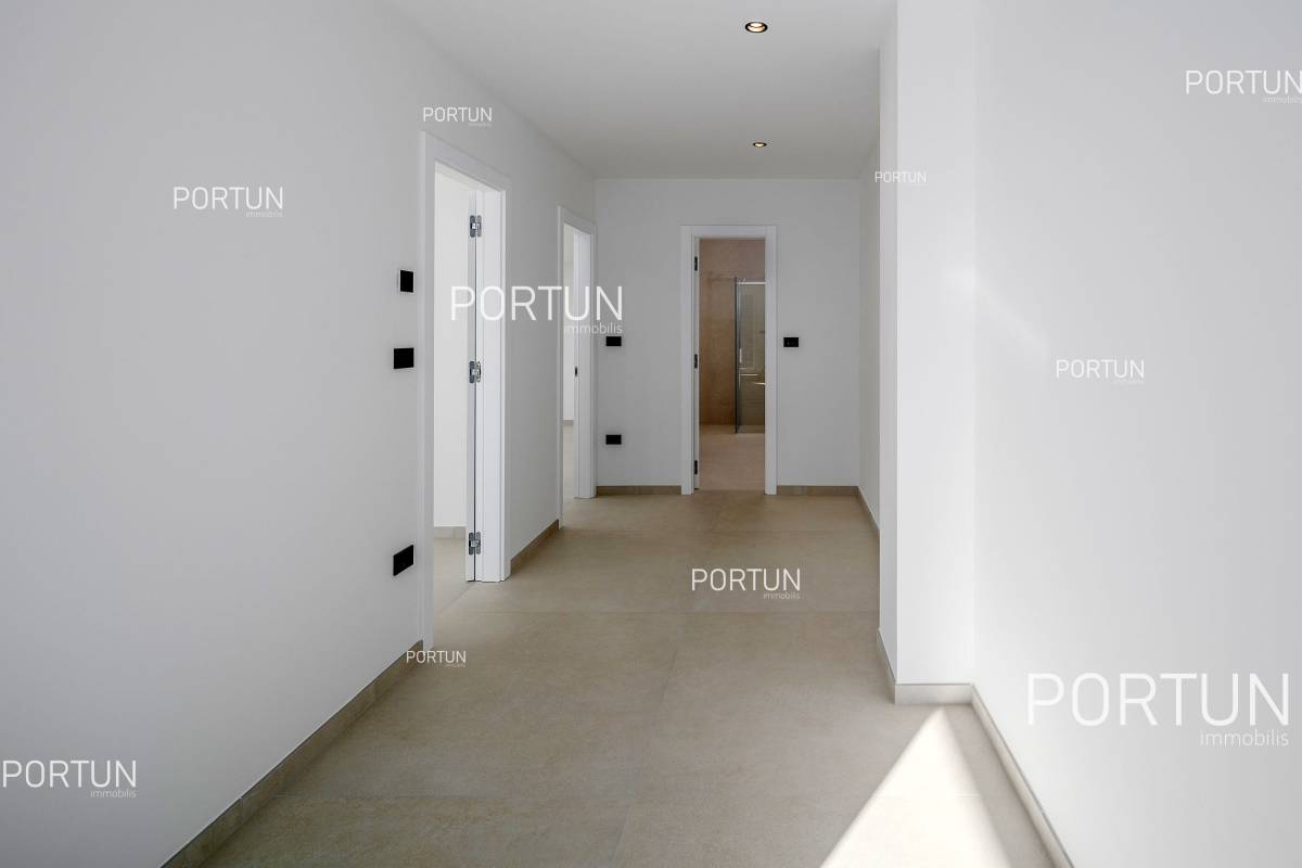 If luxury is what you seek than this is the right apartment - 10701 010