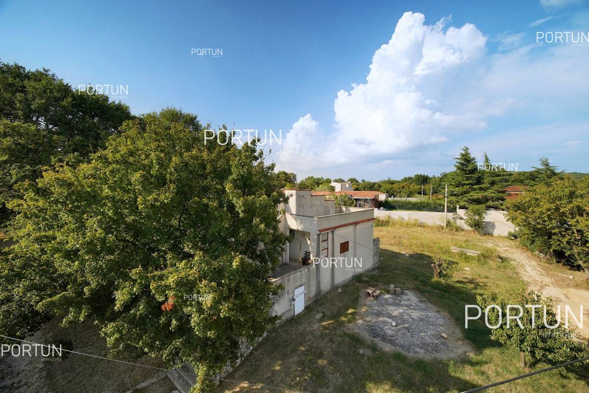 Estate located in a hilly area few minutes drive from Rovinj - 20867 005