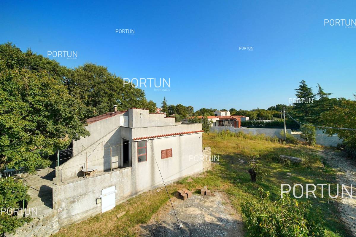 Estate located in a hilly area few minutes drive from Rovinj - 20867 007