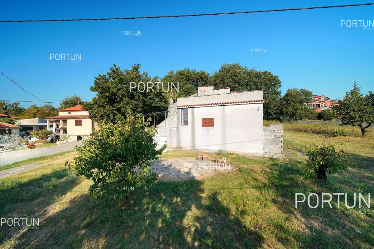 Estate located in a hilly area few minutes drive from Rovinj - 20867 008