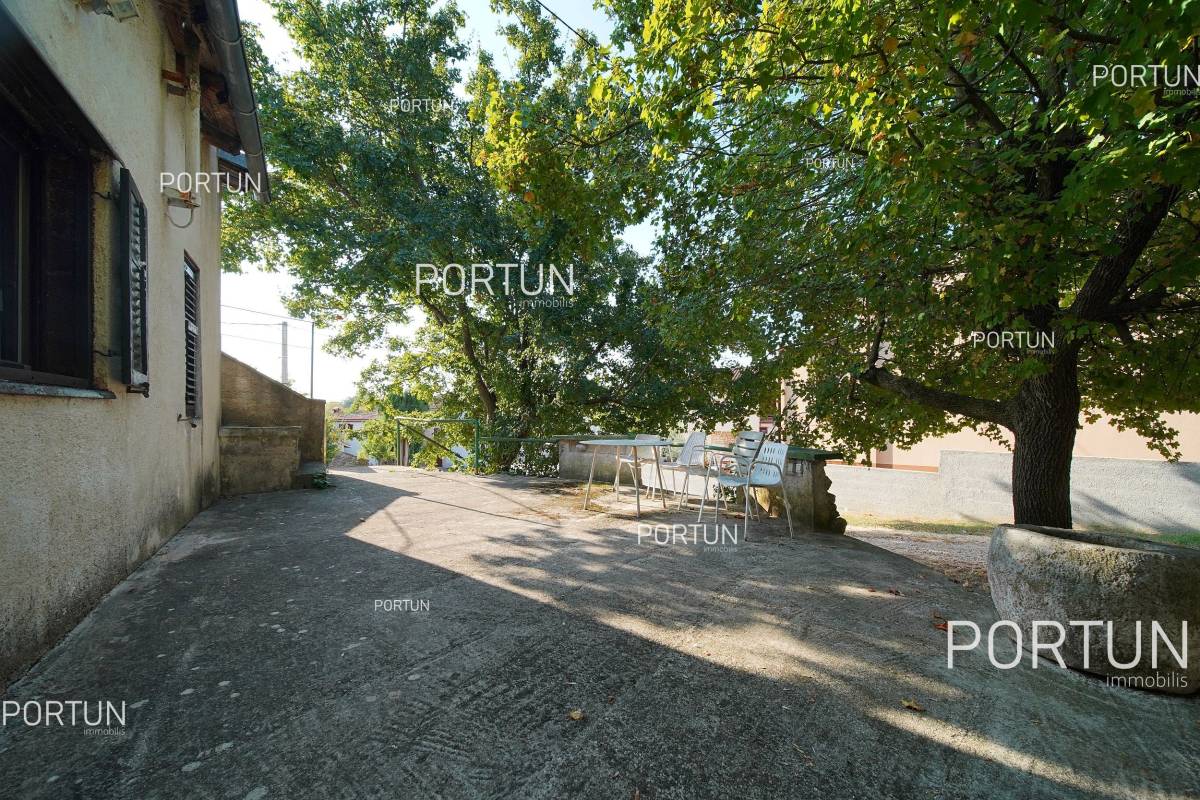 Estate located in a hilly area few minutes drive from Rovinj - 20867 010