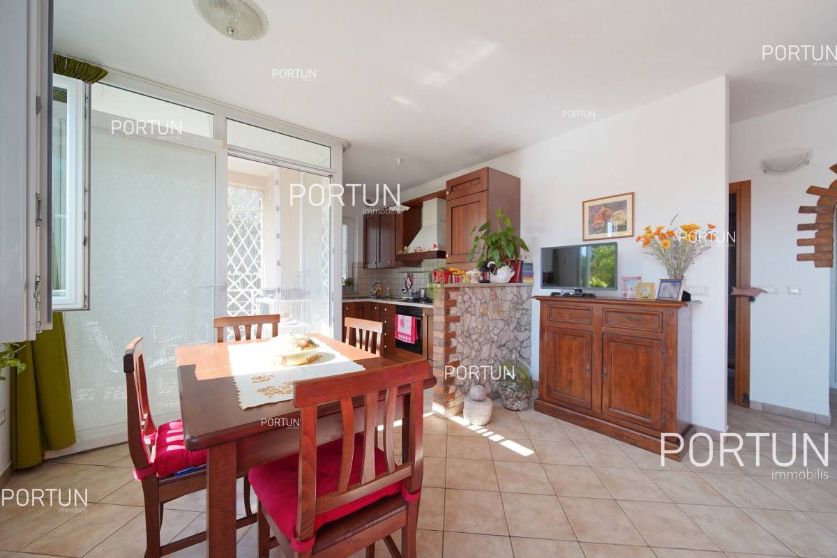 Rovinj, one bedroom flat in a quiet location near Rovinj - 10705 003