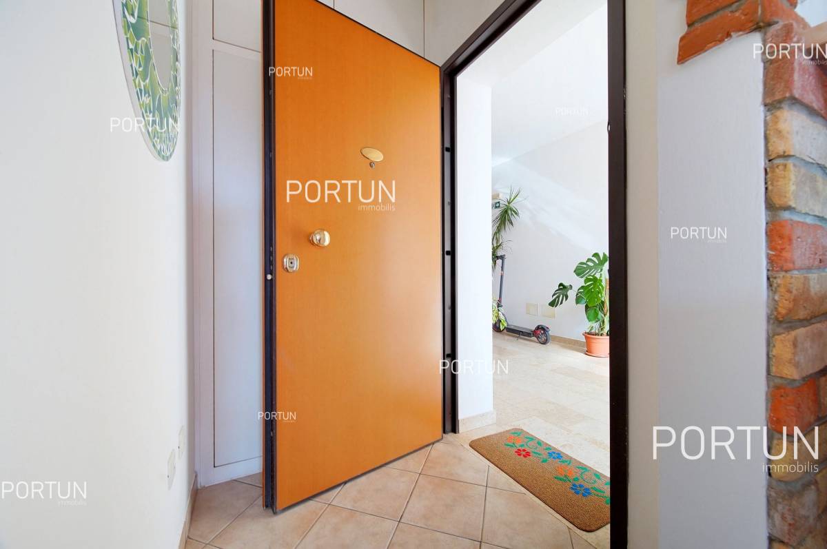 Rovinj, one bedroom flat in a quiet location near Rovinj - 10705 017