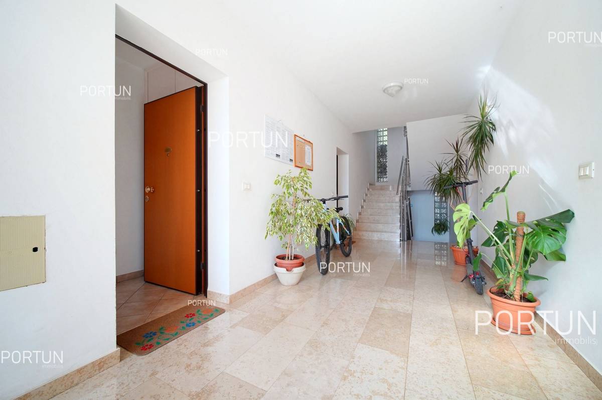 Rovinj, one bedroom flat in a quiet location near Rovinj - 10705 018