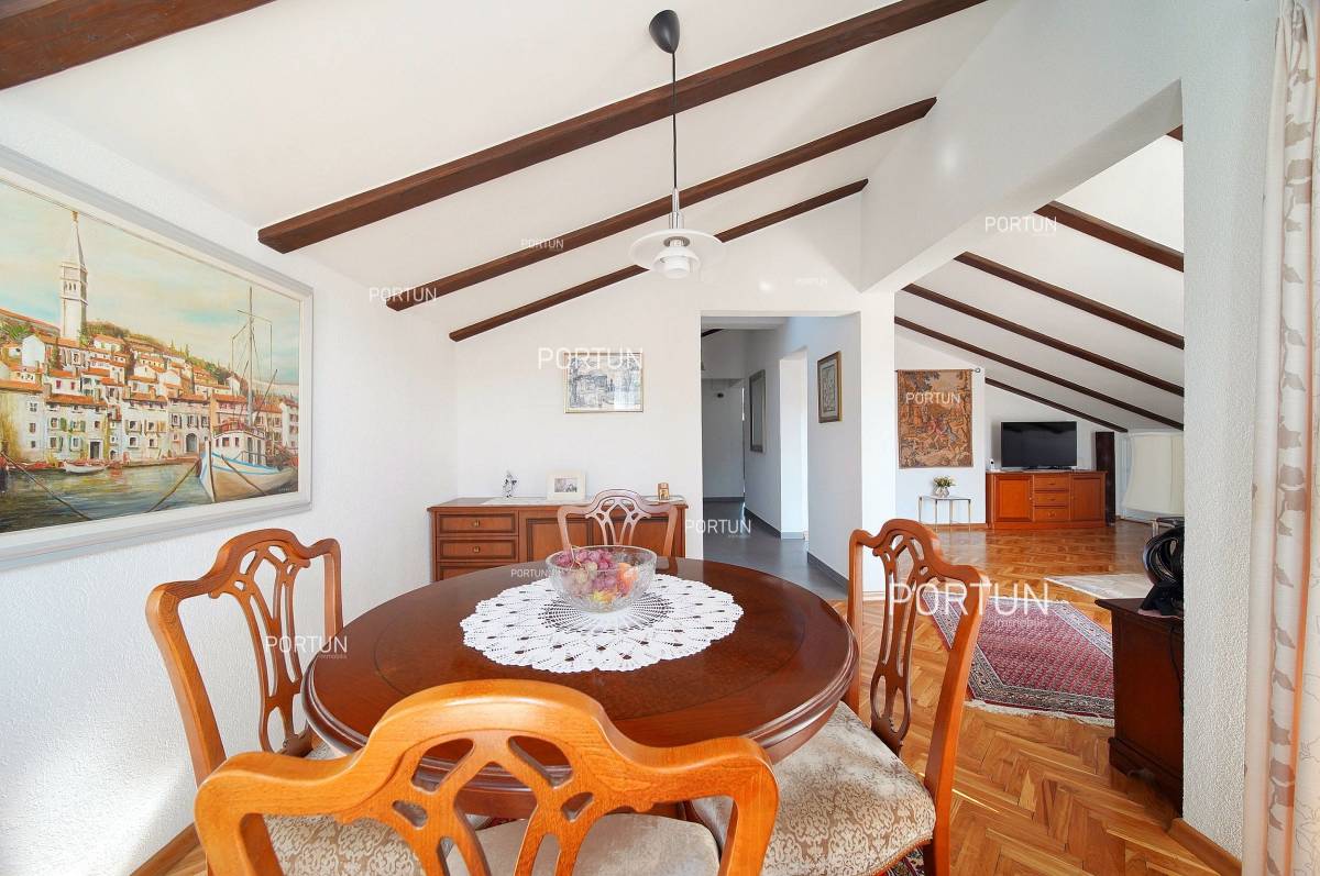Rovinj, penthouse with seaview close to the beach - 10706 007c