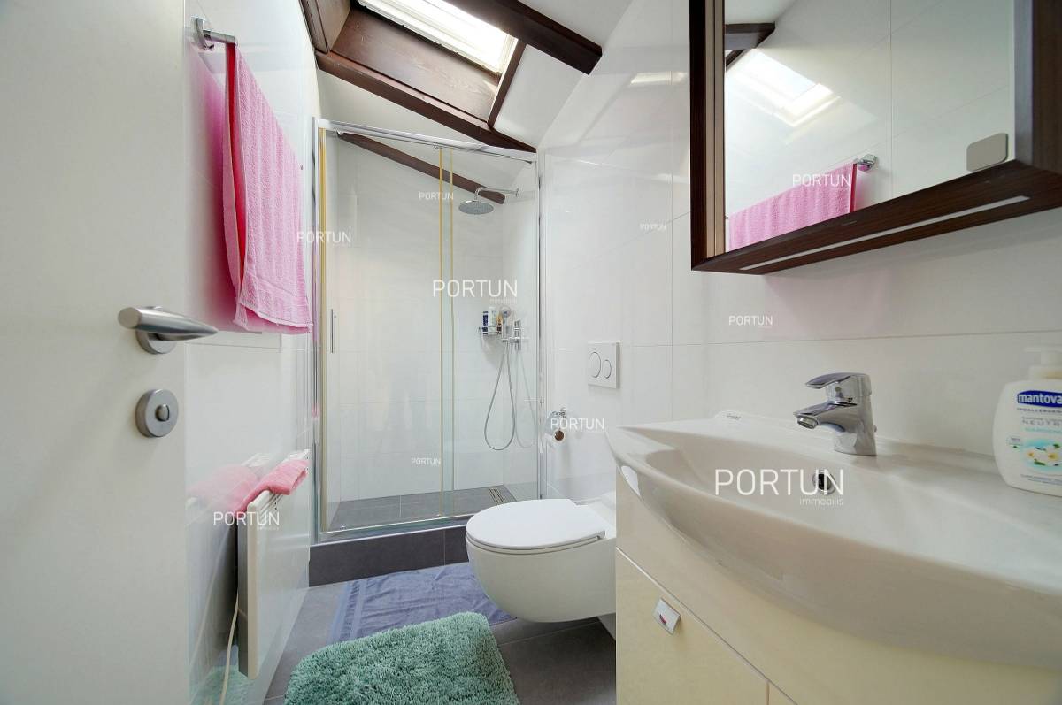 Rovinj, penthouse with seaview close to the beach - 10706 011c