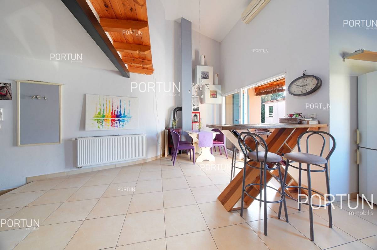 Two bedroom apartment in the quiet setting in Rovinj - 10707 006