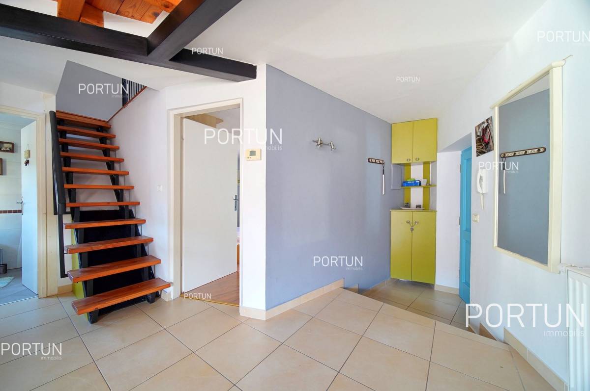 Two bedroom apartment in the quiet setting in Rovinj - 10707 007