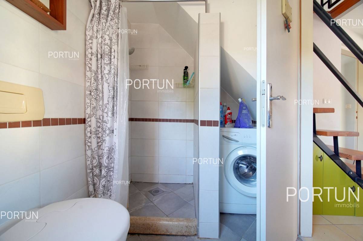 Two bedroom apartment in the quiet setting in Rovinj - 10707 011