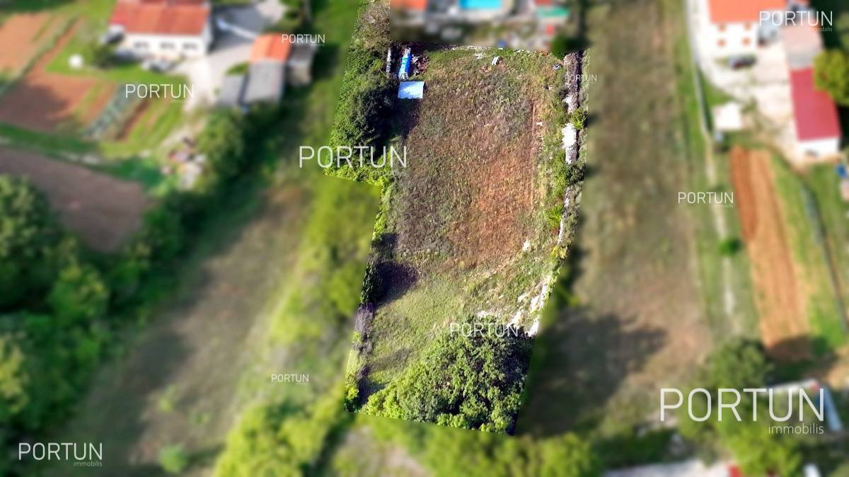 Building land near Kanfanar suitable for building three houses - 40586 003