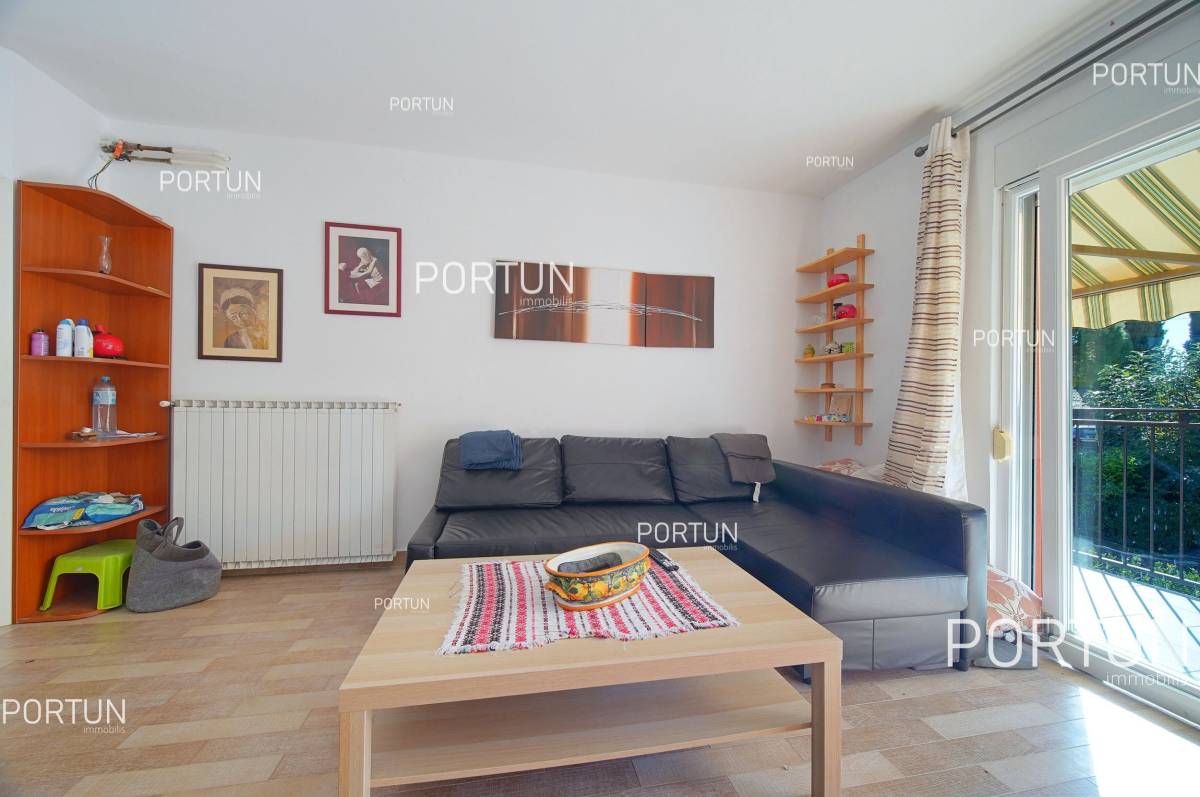 Three bedroom apartment in an excellent location close to the center of Rovinj - 10710 004