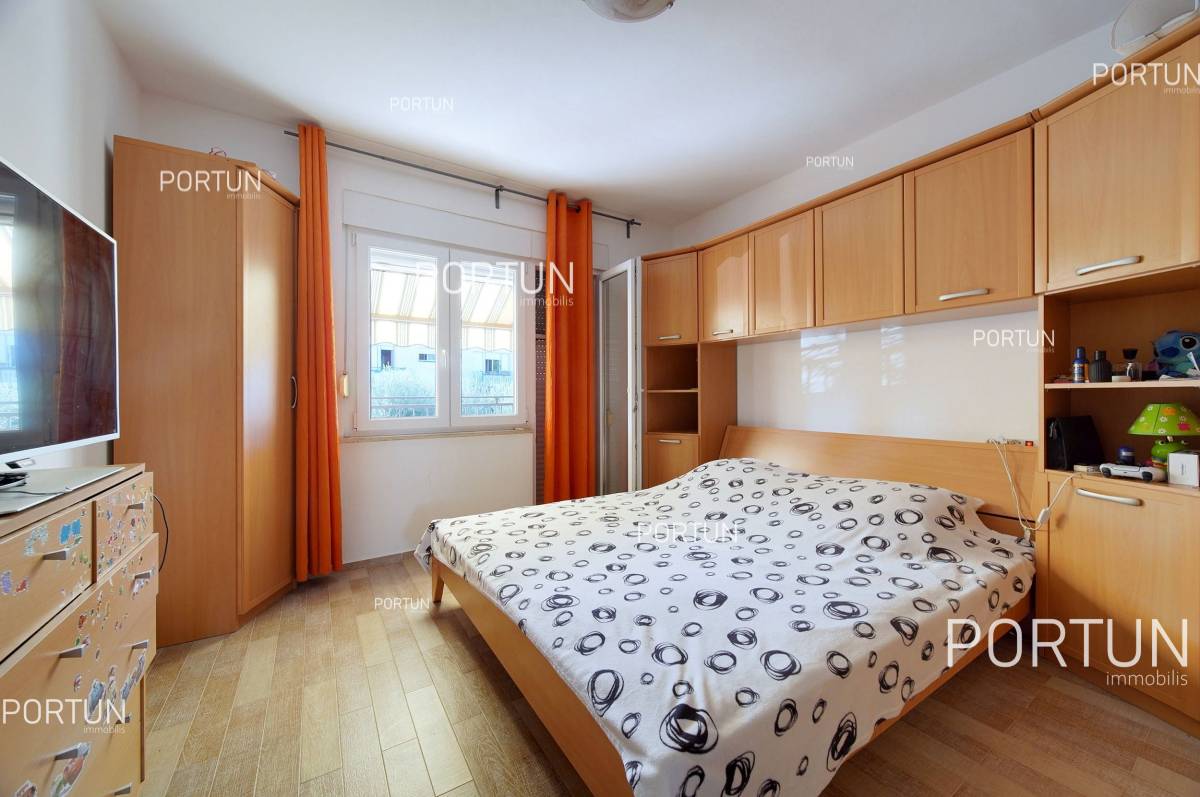 Three bedroom apartment in an excellent location close to the center of Rovinj - 10710 011