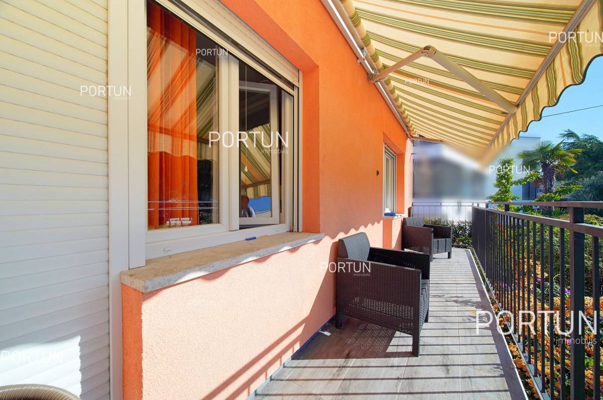 Three bedroom apartment in an excellent location close to the center of Rovinj - 10710 020