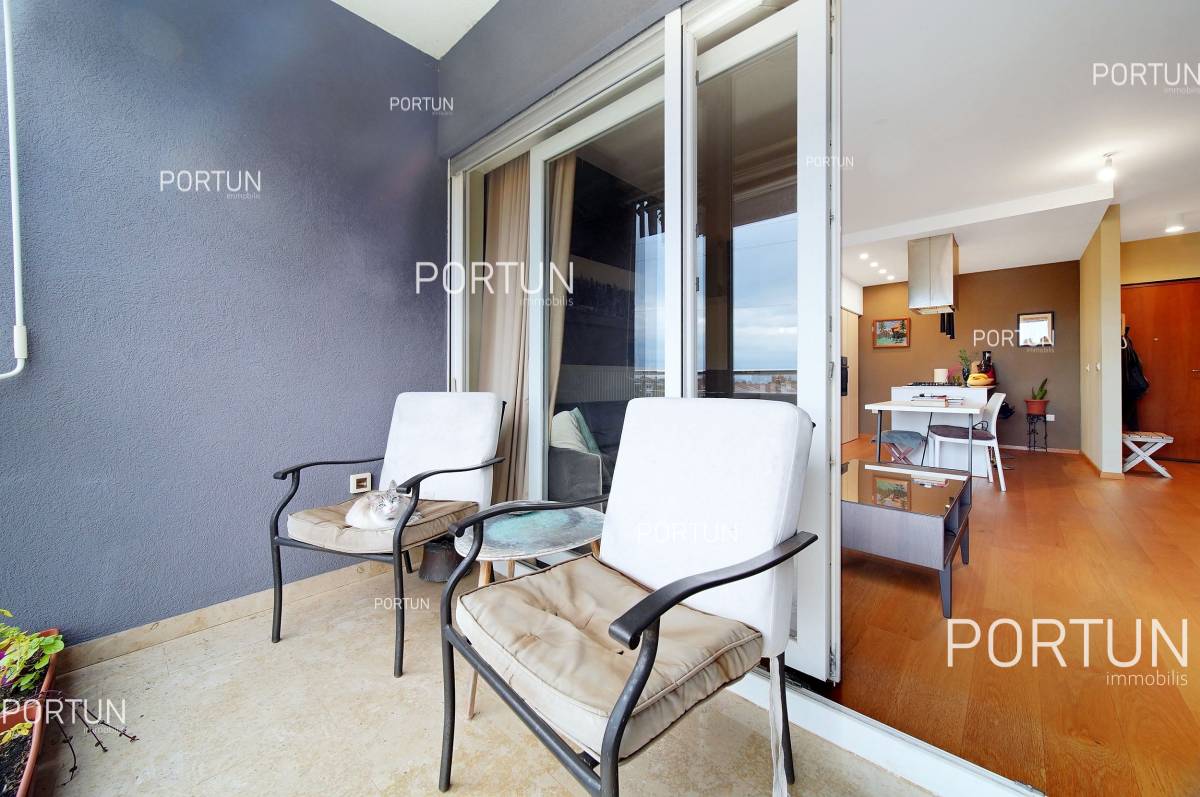 Modern two bedroom apartment in a residential area in Rovinj - 10711 010