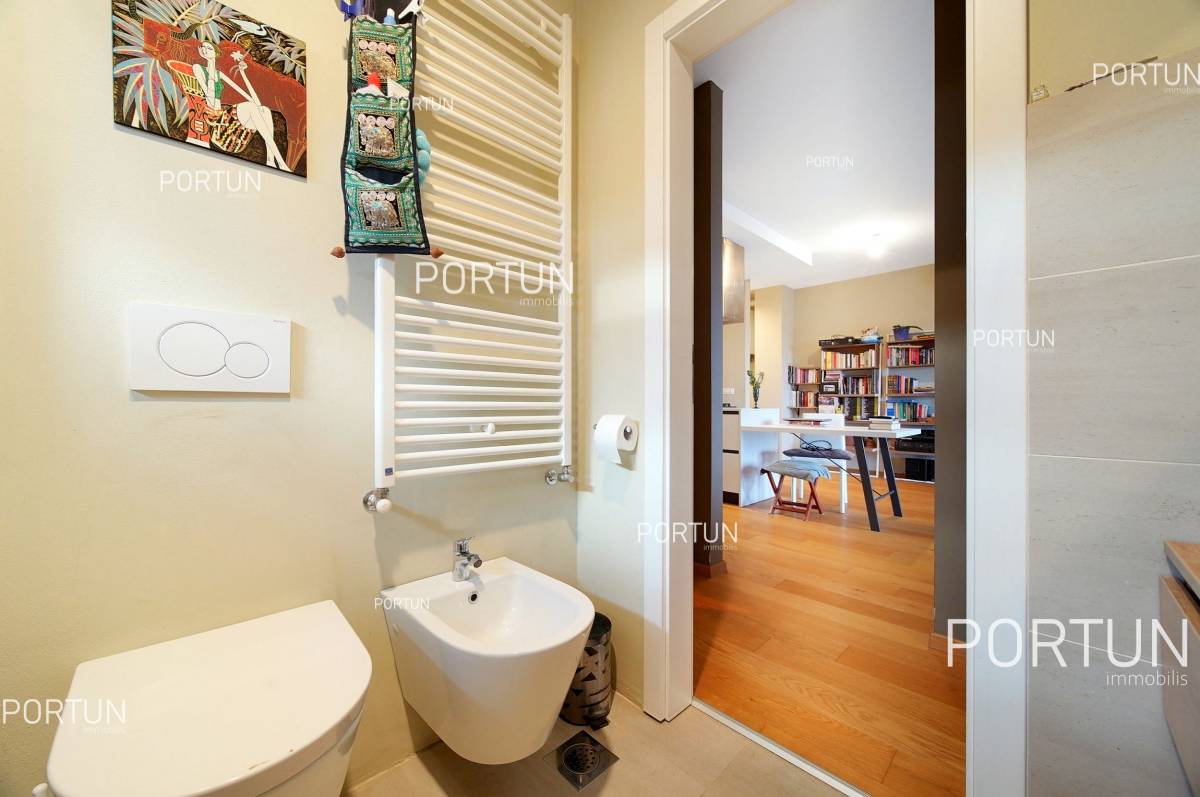 Modern two bedroom apartment in a residential area in Rovinj - 10711 015
