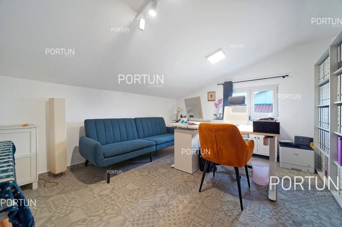 Three bedroom apartment close to Rovinj with seaview - 10713 010