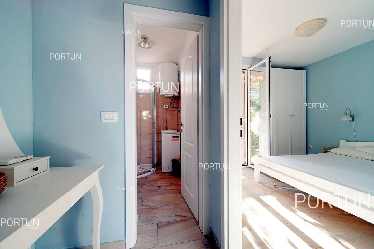 One bedroom apartment located in a sought after location in Rovinj - 10718 004