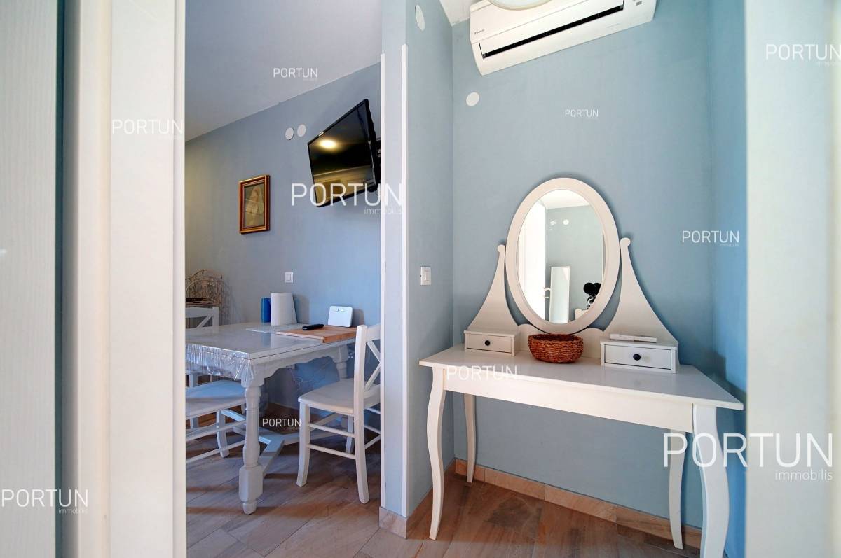 One bedroom apartment located in a sought after location in Rovinj - 10718 005