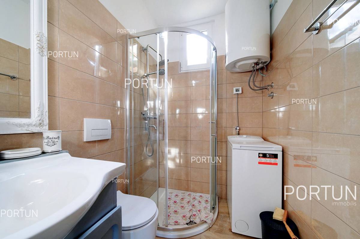 One bedroom apartment located in a sought after location in Rovinj - 10718 006