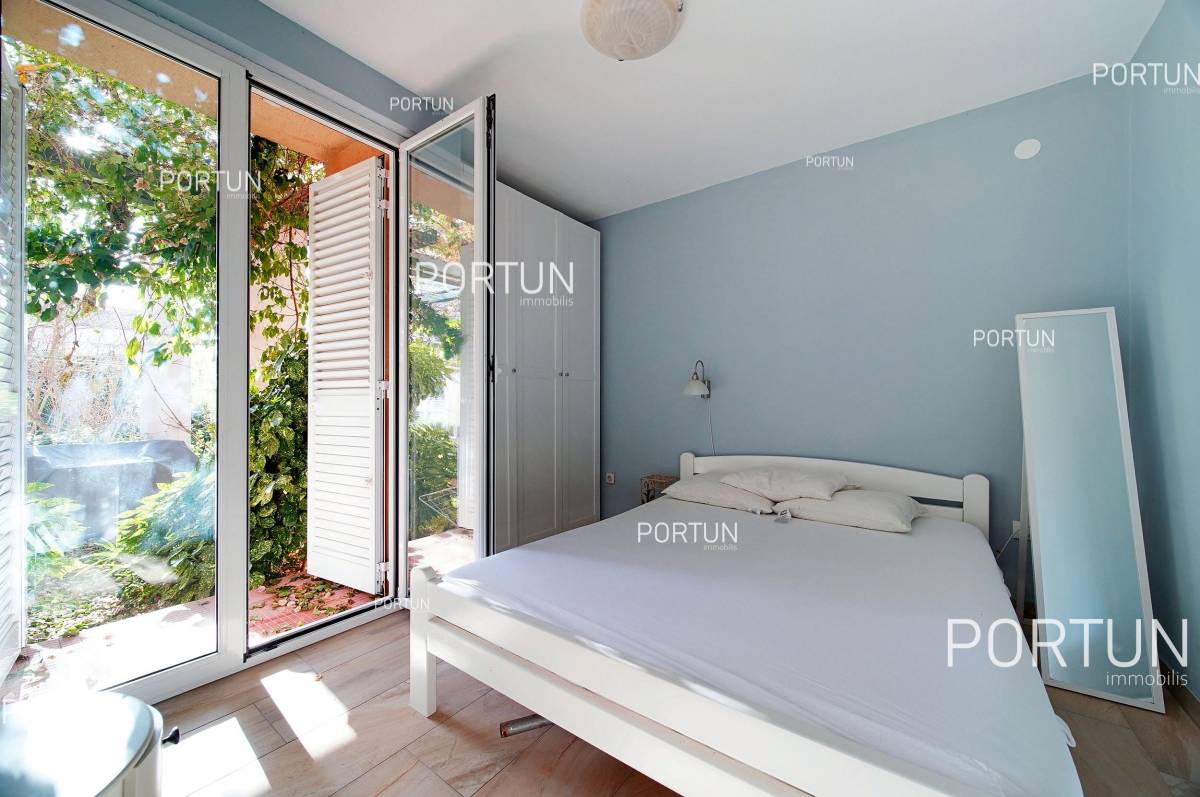 One bedroom apartment located in a sought after location in Rovinj - 10718 007