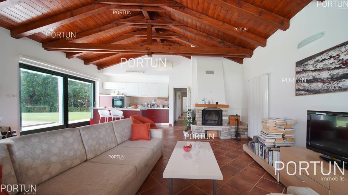 Minimalist villa for Sale in Istria Sveti Lovrec 03